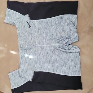 Nike Dri Fit 3/4 Length Leggings